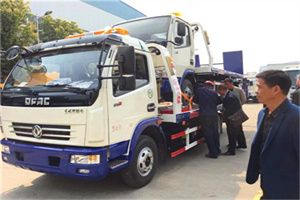 江都汽车道路救援拖车价格